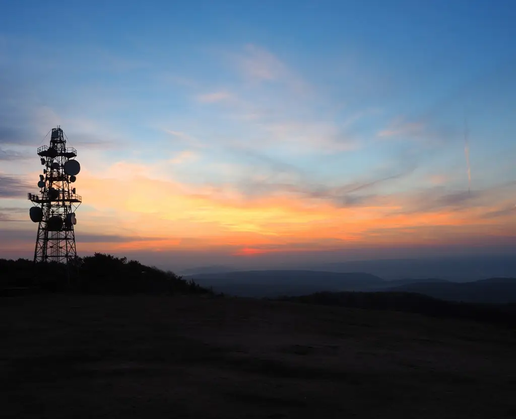 sunrise-broadcast-tower-in-the-morning-3683889